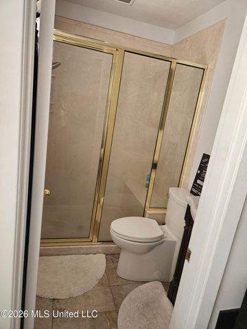 2535 Meadow Road, Biloxi, MS 39531