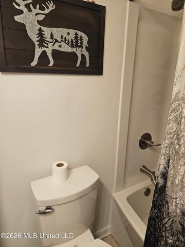 2535 Meadow Road, Biloxi, MS 39531