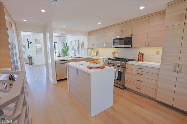 150 The Village 6, Redondo Beach, CA 90277
