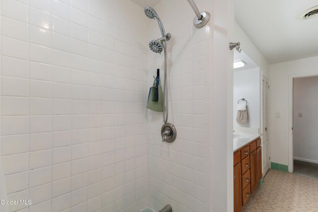 48 John David Lane 2, Albany, NY 12208