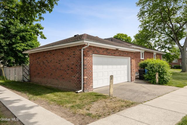 48 John David Lane 2, Albany, NY 12208