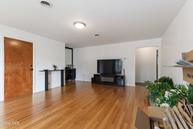 48 John David Lane 2, Albany, NY 12208