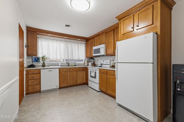 48 John David Lane 2, Albany, NY 12208
