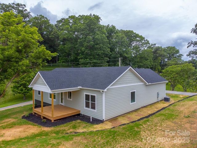 12 Gracie Rose Street, Clyde, NC 28785