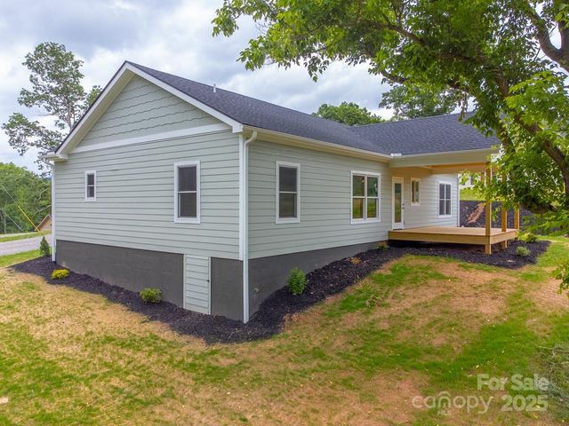 12 Gracie Rose Street, Clyde, NC 28785