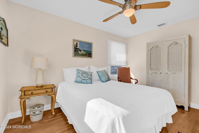 18 Meadow Avenue, Manasquan, NJ 08736