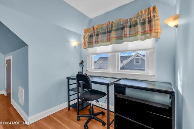 18 Meadow Avenue, Manasquan, NJ 08736