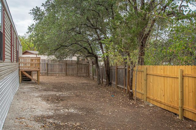21504 Coyote TRL, Lago Vista, TX 78645