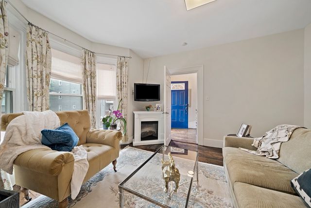 24 Moseley St, Boston, MA 02125