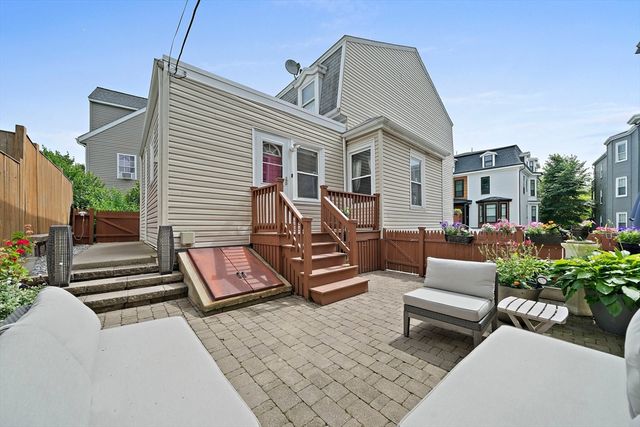 24 Moseley St, Boston, MA 02125