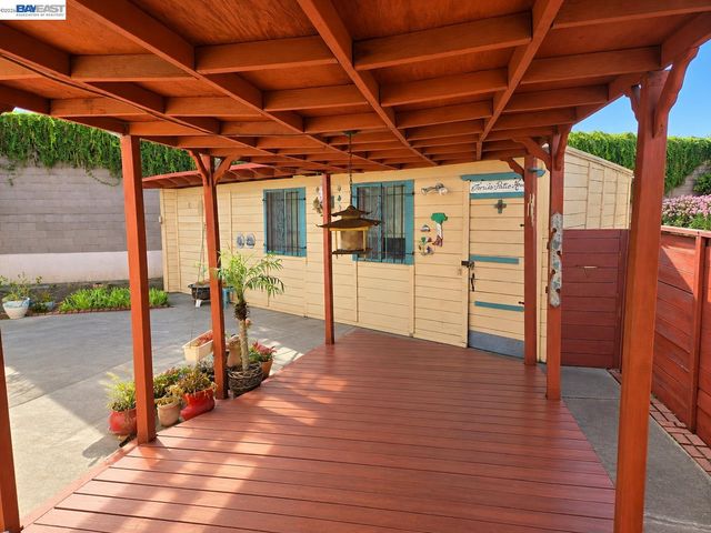 230 Flanders Ct, San Lorenzo, CA 94541