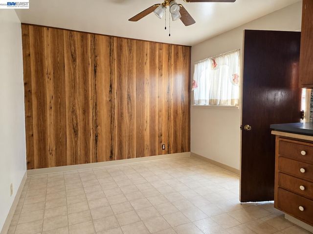 230 Flanders Ct, San Lorenzo, CA 94541