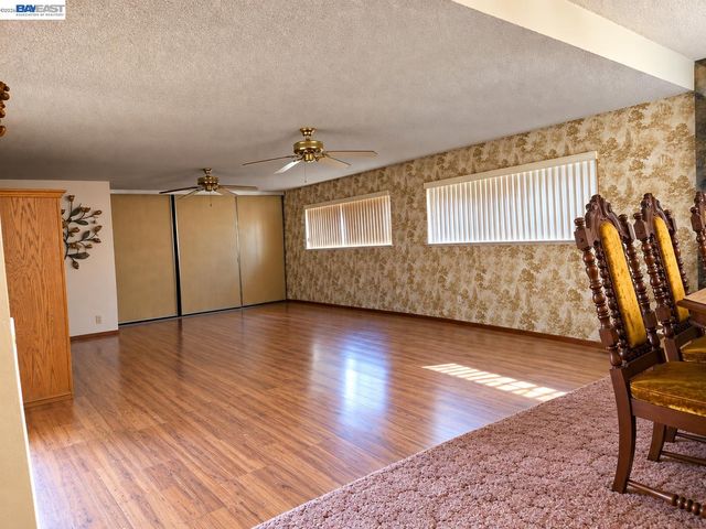 230 Flanders Ct, San Lorenzo, CA 94541