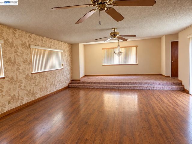 230 Flanders Ct, San Lorenzo, CA 94541