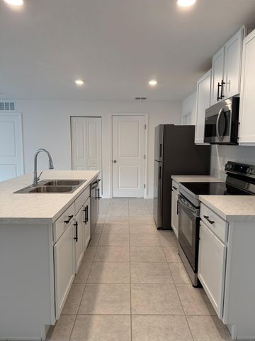 8855 101st Avenue, Vero Beach, FL 32967