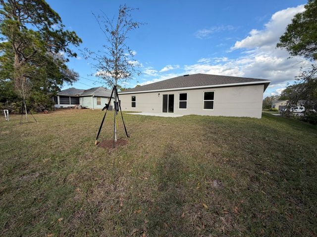 8855 101st Avenue, Vero Beach, FL 32967