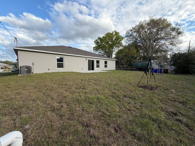 8855 101st Avenue, Vero Beach, FL 32967