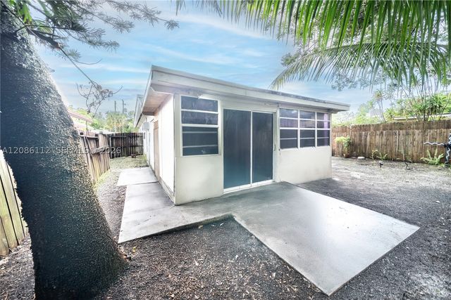 1806 SW 22nd St, Fort Lauderdale, FL 33315