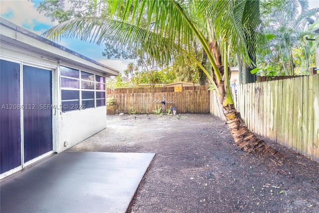 1806 SW 22nd St, Fort Lauderdale, FL 33315