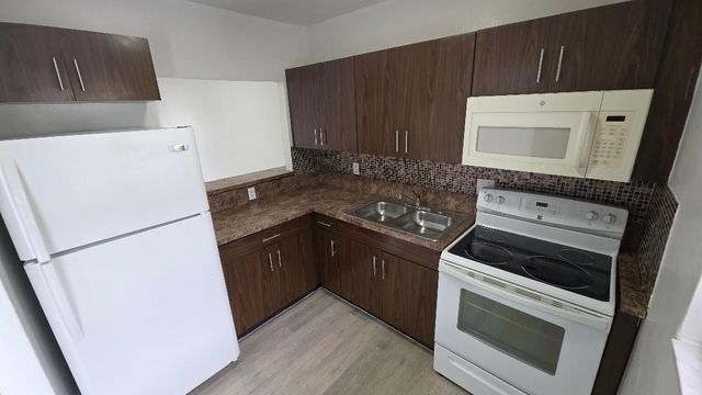 2250 NW 183rd Street, Miami Gardens, FL 33056