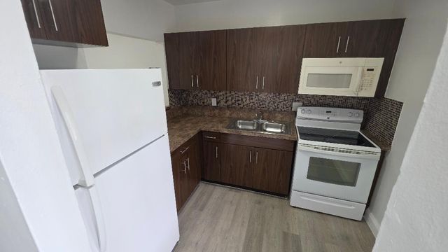 2250 NW 183rd Street, Miami Gardens, FL 33056
