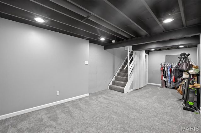 3027 Luxury Drive, Florissant, MO 63031