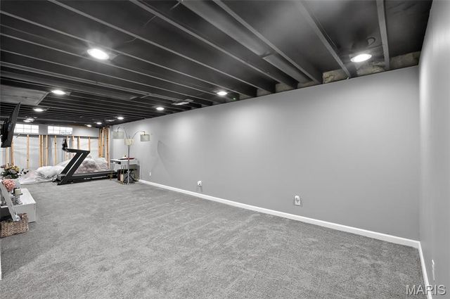 3027 Luxury Drive, Florissant, MO 63031