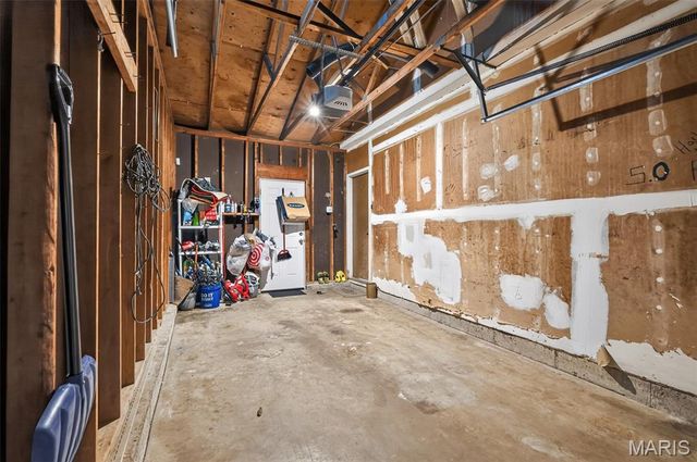 3027 Luxury Drive, Florissant, MO 63031