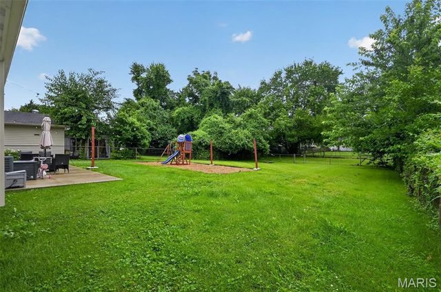 3027 Luxury Drive, Florissant, MO 63031