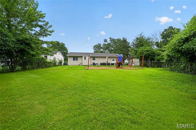 3027 Luxury Drive, Florissant, MO 63031