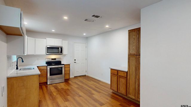 2807 Willard Dr., Tyler, TX 75707