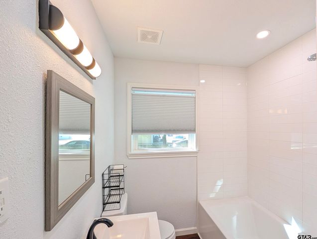 2807 Willard Dr., Tyler, TX 75707