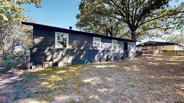 2807 Willard Dr., Tyler, TX 75707