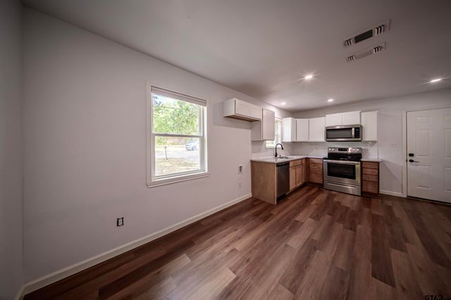 2807 Willard Dr., Tyler, TX 75707