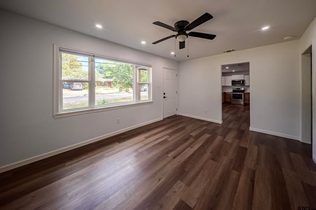 2807 Willard Dr., Tyler, TX 75707