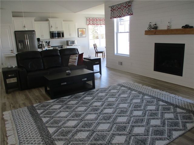 8 Royal Court Court, Horseheads, NY 14845