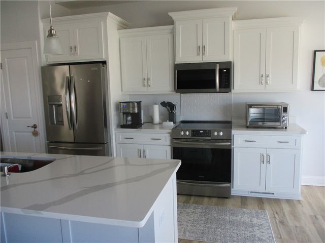 8 Royal Court Court, Horseheads, NY 14845