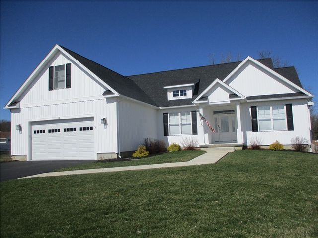 8 Royal Court Court, Horseheads, NY 14845