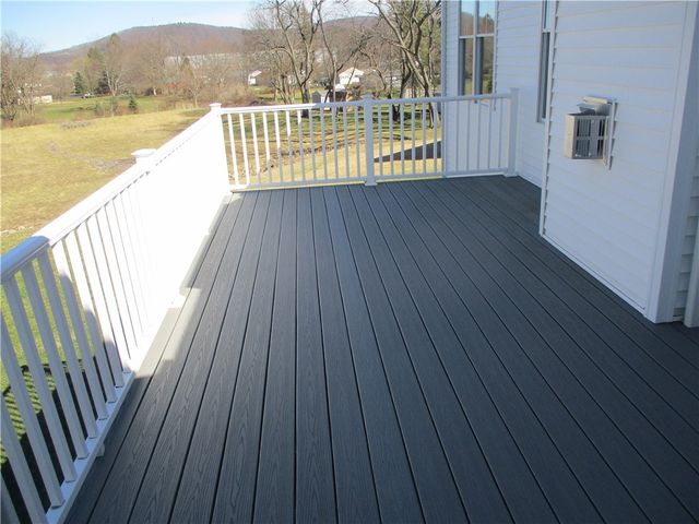 8 Royal Court Court, Horseheads, NY 14845