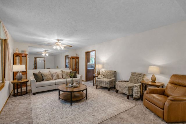 2010 S Beech St, Wichita, KS 67207