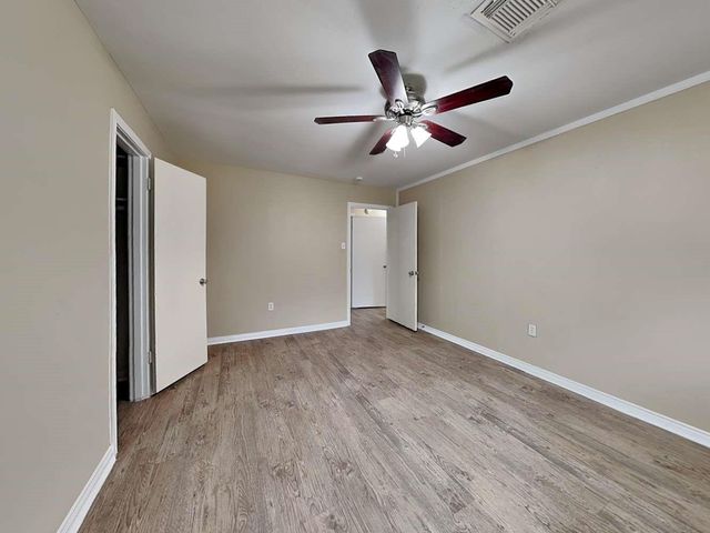 801 Newport Boulevard, League City, TX 77573