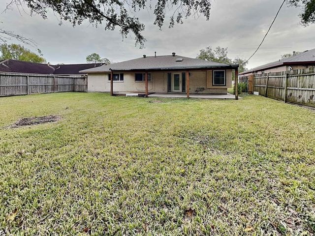 801 Newport Boulevard, League City, TX 77573