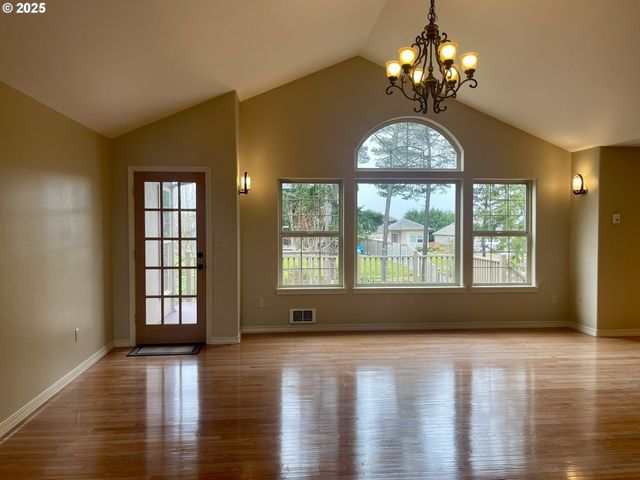 2180 HAYES St, North Bend, OR 97459