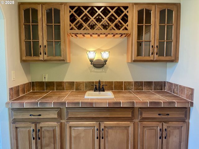 2180 HAYES St, North Bend, OR 97459