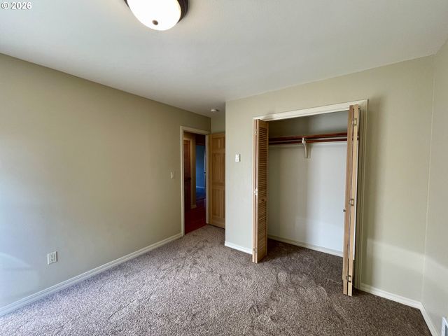 2180 HAYES St, North Bend, OR 97459