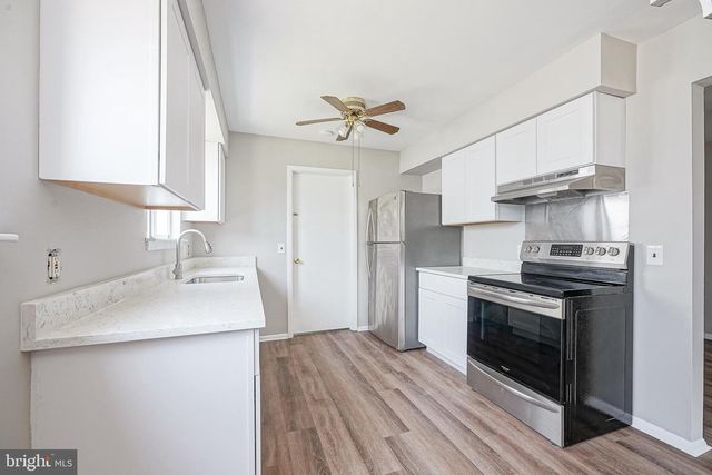 15 FOMALHAUT CT, Blackwood, NJ 08012
