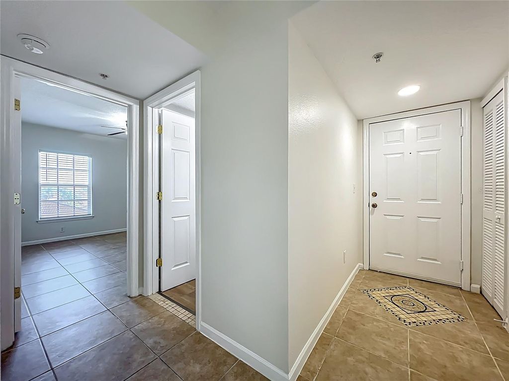 Image 12 of property listing at 12603 CREST SPRINGS LANE 1436, Orlando, FL 32828