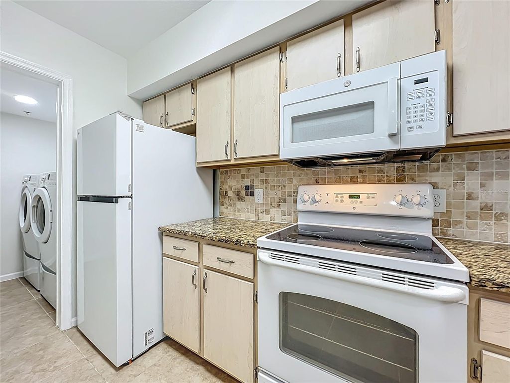 Image 3 of property listing at 12603 CREST SPRINGS LANE 1436, Orlando, FL 32828