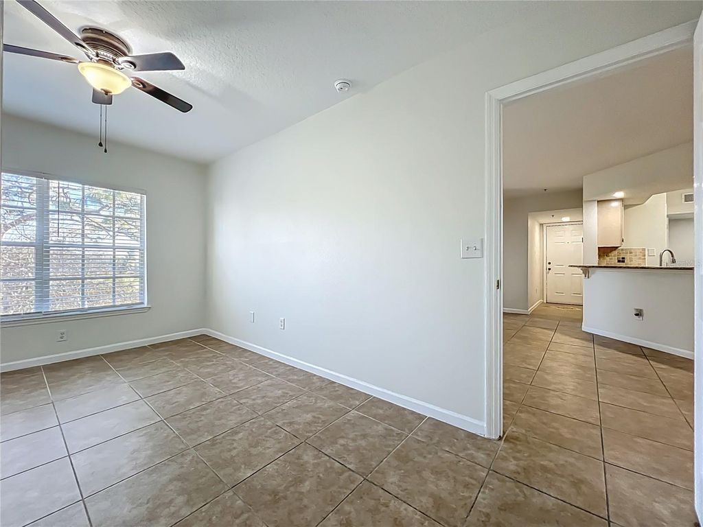 Image 28 of property listing at 12603 CREST SPRINGS LANE 1436, Orlando, FL 32828
