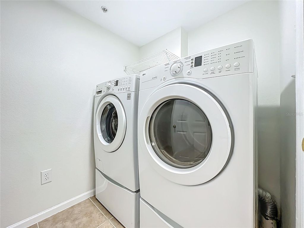 Image 33 of property listing at 12603 CREST SPRINGS LANE 1436, Orlando, FL 32828